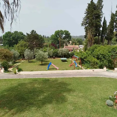 بيت للعطل Little Red In *