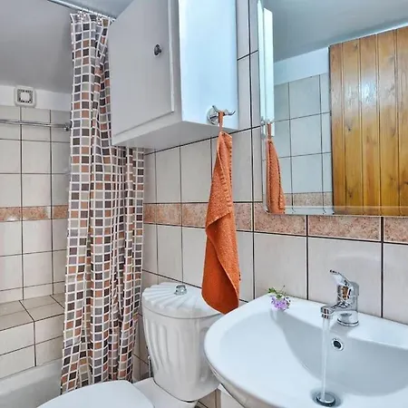 Little Red In Kompítsion