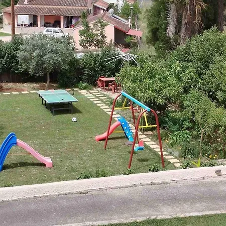 Little Red In Case de vacanță *